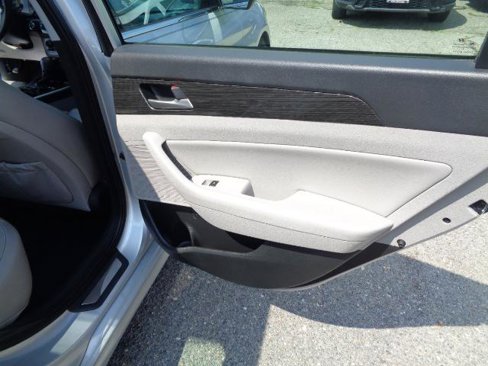 Used 2018 Hyundai Sonata Limited image 26