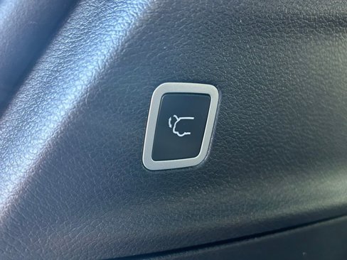 New 2025 Chrysler Pacifica Select image 32
