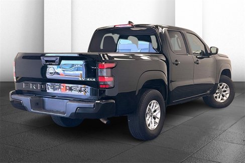 Used 2024 Nissan Frontier SV image 12