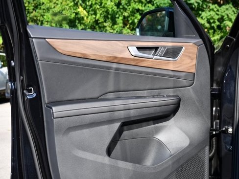 New 2026 Volkswagen Atlas SE image 10