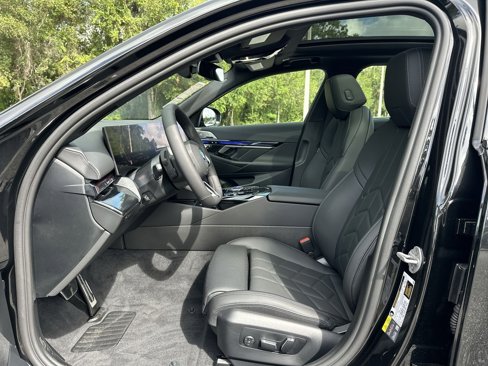 New 2026 BMW 550e xDrive w/ Executive Package image 15