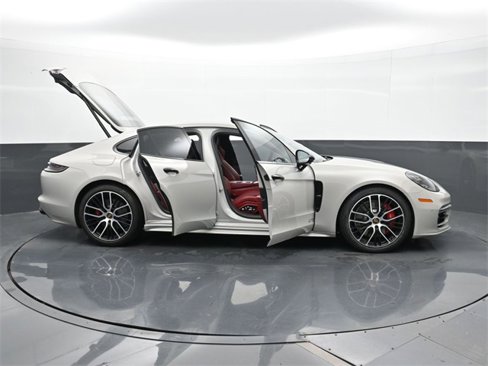 Certified 2021 Porsche Panamera GTS image 29