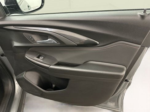 Used 2023 Chevrolet TrailBlazer RS w/ Convenience Package image 33