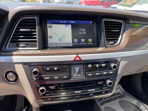 Used 2015 Hyundai Genesis 3.8 image 18