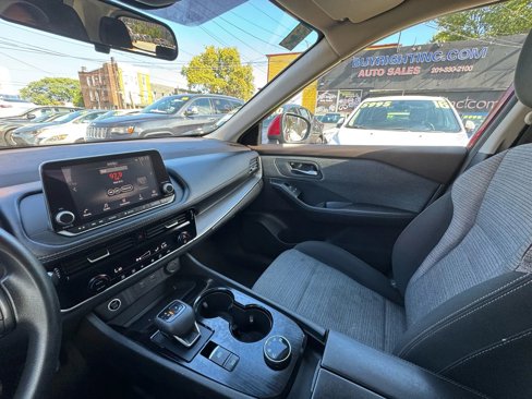 Used 2021 Nissan Rogue SV image 27