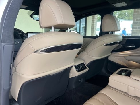Used 2024 Lexus LS 500 image 36