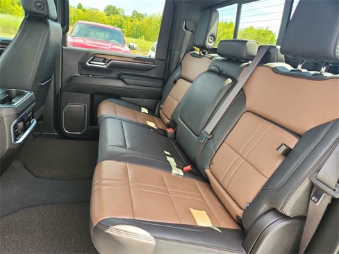 Used 2024 Chevrolet Silverado 3500 High Country image 21