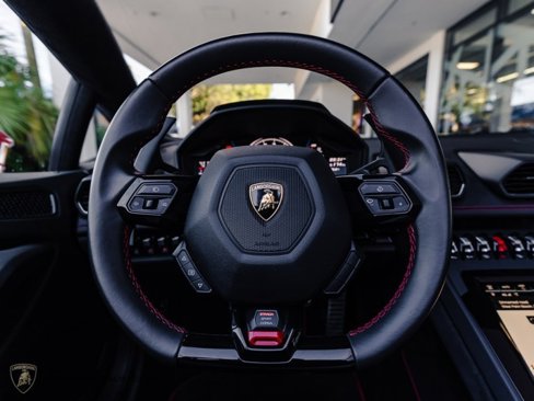 Used 2021 Lamborghini Huracan EVO image 23