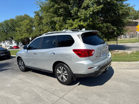 Used 2019 Nissan Pathfinder SV image 9