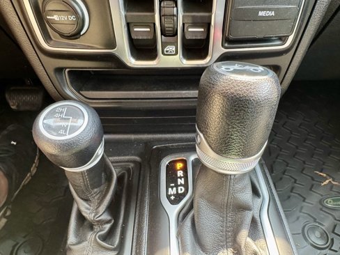 Used 2018 Jeep Wrangler Unlimited Sport S image 35