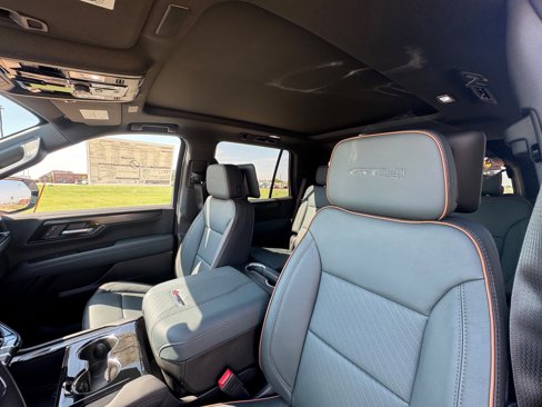 New 2026 GMC Yukon AT4 w/ AT4 Premium Plus Package image 10