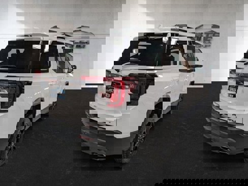 Used 2023 GMC Acadia AT4 w/ Technology Package image 10