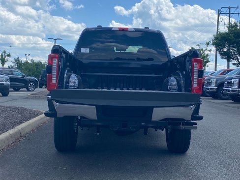 New 2025 Ford F250 Lariat w/ Chrome Package image 6