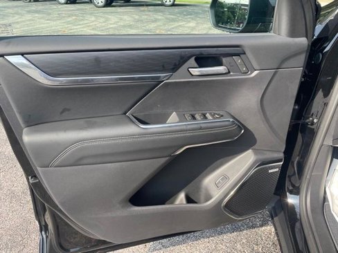 New 2026 GMC Acadia Elevation image 9