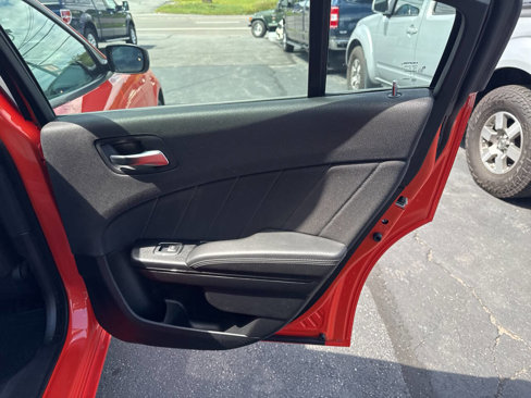 Used 2017 Dodge Charger SXT w/ Driver Confidence Group image 21