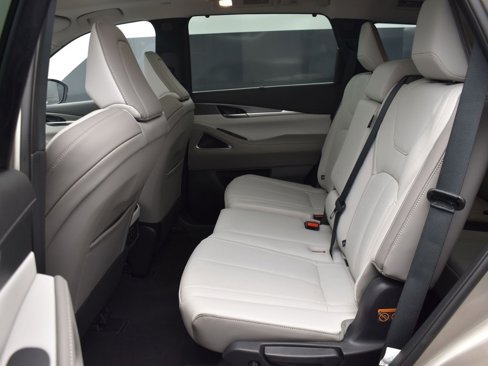 New 2026 INFINITI QX60 Luxe w/ Cargo Package image 17