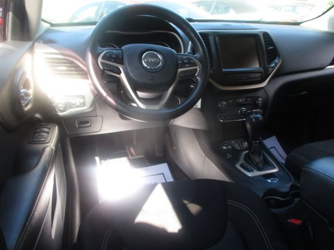Used 2015 Jeep Cherokee Latitude w/ Cold Weather Group image 7