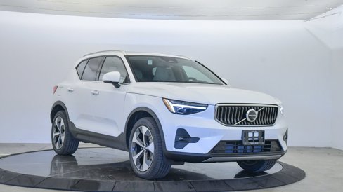 New 2025 Volvo XC40 B5 Plus w/ Protection Package Premier image 6