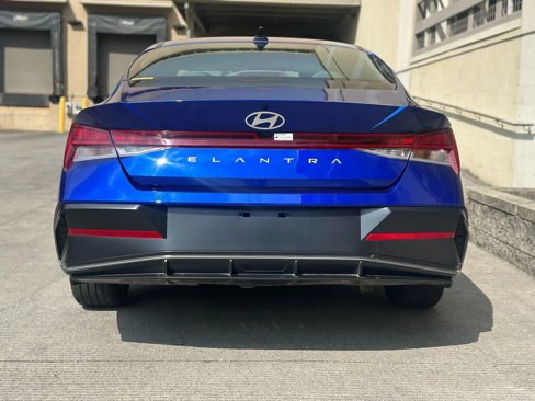 Used 2025 Hyundai Elantra SEL image 30