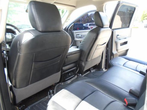 Used 2017 RAM 1500 Classic SLT image 31