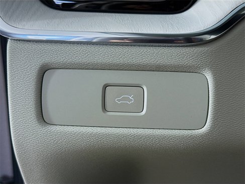 New 2026 Volvo XC60 B5 Ultra w/ Protection Package image 10