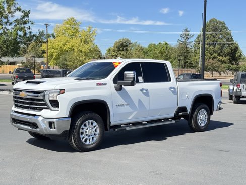 Used 2024 Chevrolet Silverado 2500 LTZ w/ LTZ Convenience Package image 12