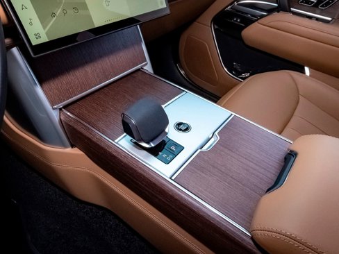 New 2025 Land Rover Range Rover SE image 28