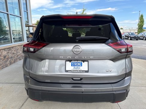 Used 2024 Nissan Rogue SV image 4
