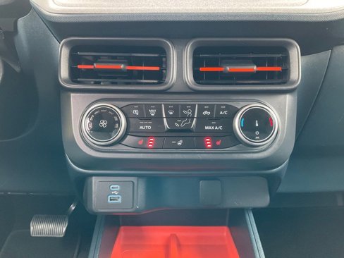 Certified 2024 Ford Maverick XLT w/ XLT Luxury Package image 33
