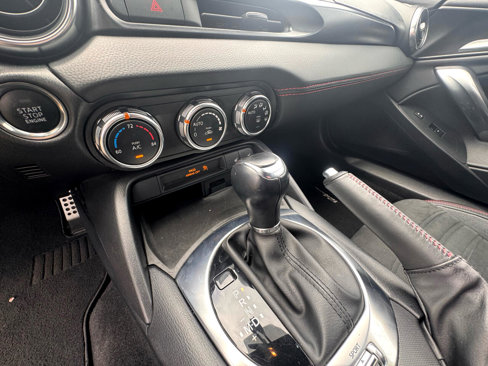 Used 2017 FIAT 124 Spider Abarth image 22