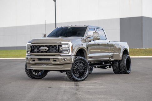 Used 2026 Ford F450 Lariat image 2