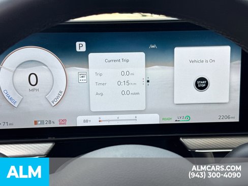 Used 2025 Genesis GV60 RWD image 32