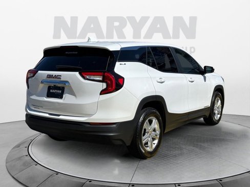 Used 2024 GMC Terrain SLE image 8