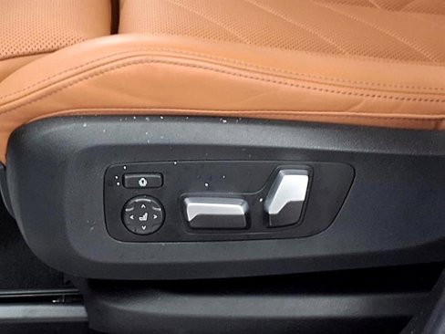 Used 2025 BMW X5 xDrive40i w/ M Sport Package image 20