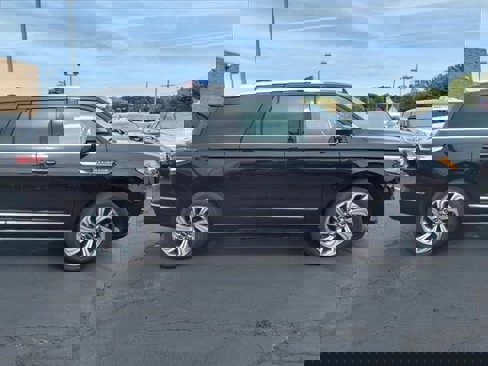 New 2022 Lincoln Navigator 4WD image 31