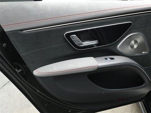 Used 2022 Mercedes-Benz EQS 580 4MATIC Sedan image 13