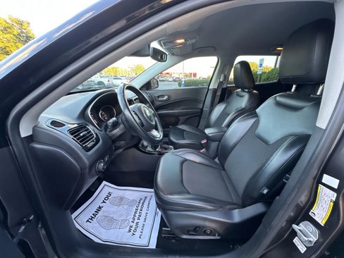 Used 2019 Jeep Compass Latitude image 12