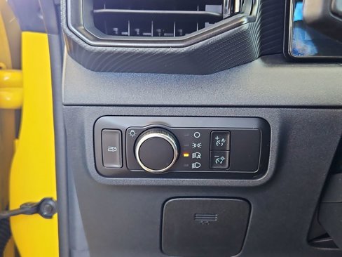 Used 2024 Ford Mustang Convertible image 19