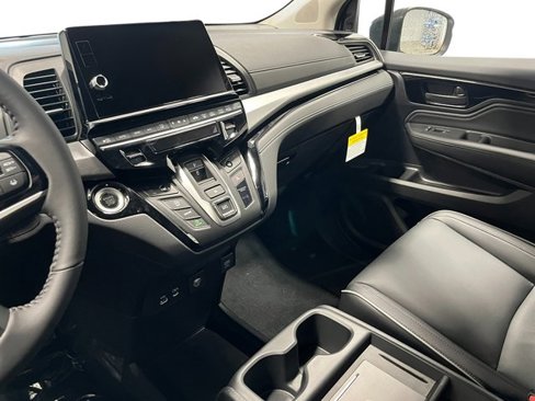 New 2026 Honda Odyssey Touring image 14