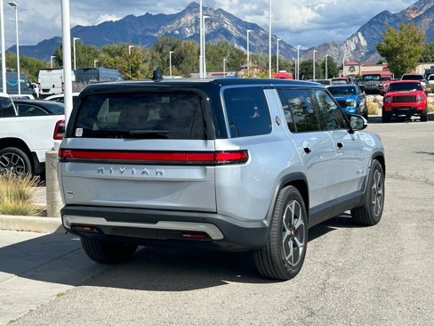 Used 2024 Rivian R1S Adventure image 3