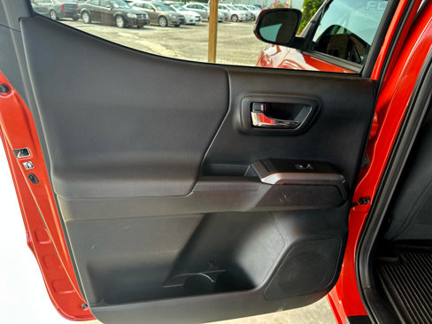 Used 2017 Toyota Tacoma TRD Off-Road image 49