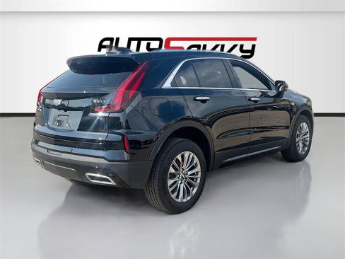 Used 2024 Cadillac XT4 Premium Luxury w/ Cold Weather Package image 7