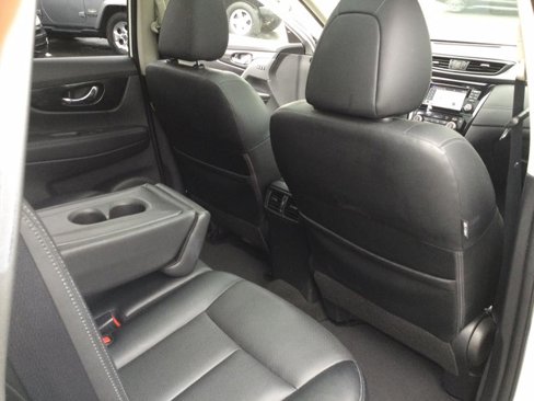 Used 2017 Nissan Rogue SL w/ SL Premium Package image 17