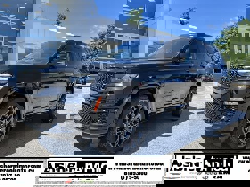 New 2025 Jeep Grand Cherokee Summit image 1