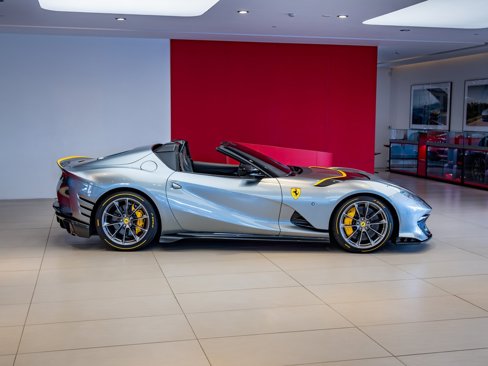 Used 2023 Ferrari 812 Competizione A image 7