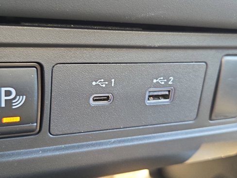 Used 2025 Nissan Frontier SV image 10