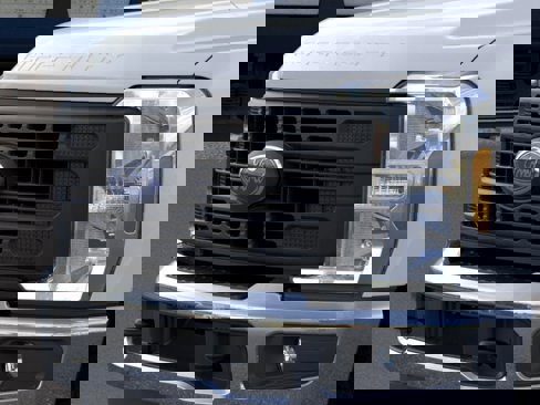 New 2025 Ford F250 XL w/ XL Off-Road Package image 17