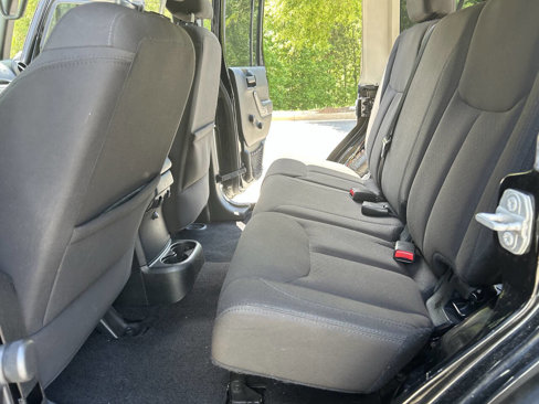 Used 2015 Jeep Wrangler Unlimited Sport image 20