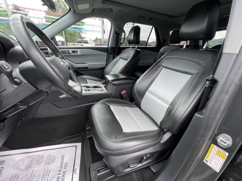 Used 2023 Ford Explorer XLT w/ Equipment Group 202A image 12