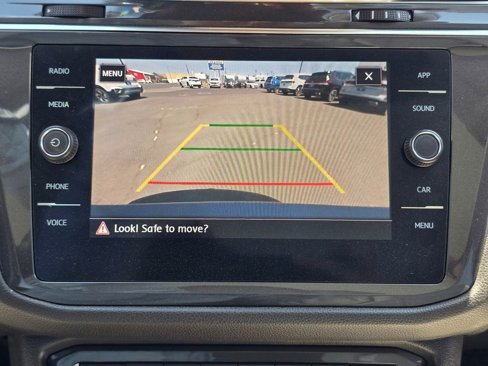 Used 2020 Volkswagen Tiguan SE w/ Panoramic Sunroof Package image 32